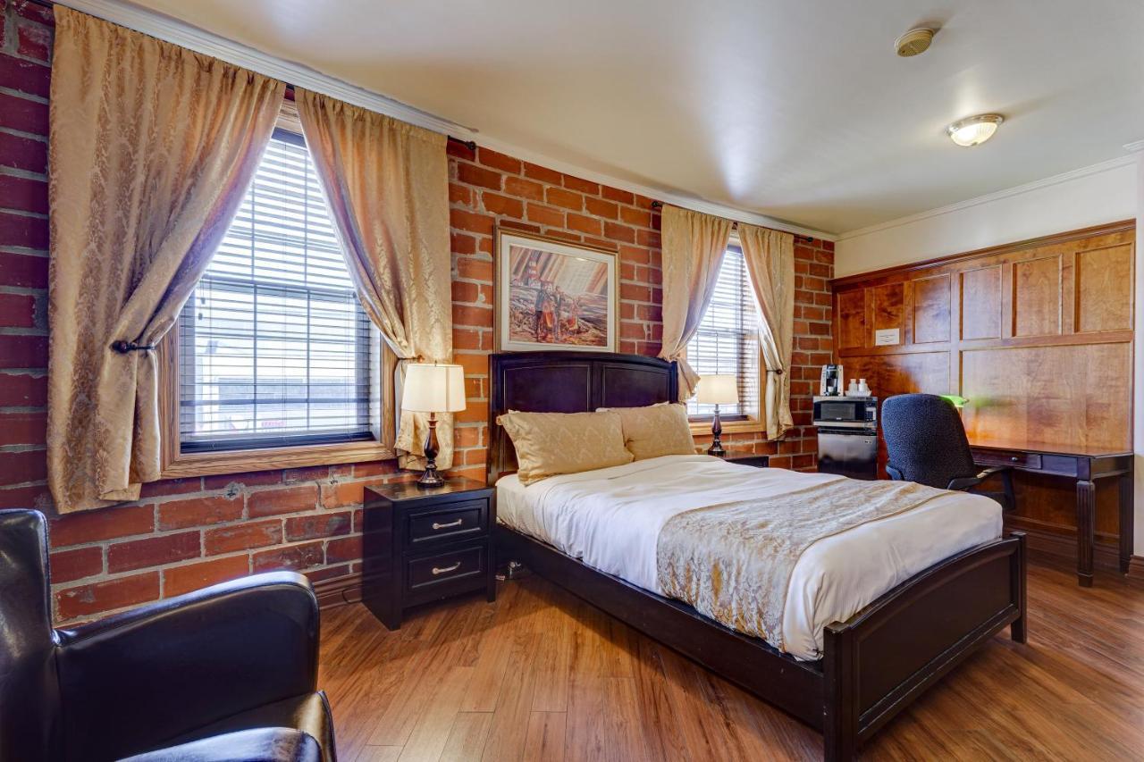 Le Grand Hôtel Baie-Comeau Extérieur photo