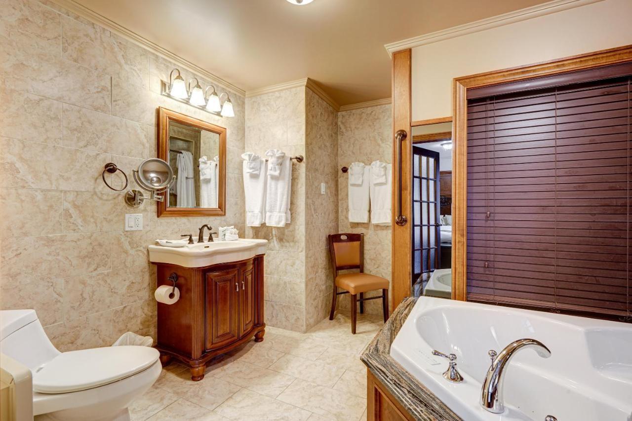 Le Grand Hôtel Baie-Comeau Extérieur photo