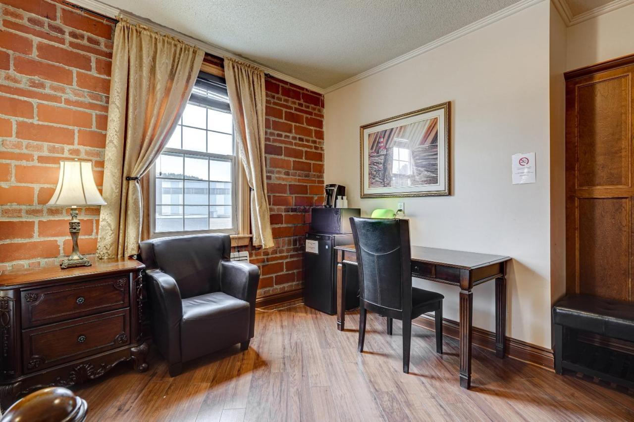 Le Grand Hôtel Baie-Comeau Extérieur photo
