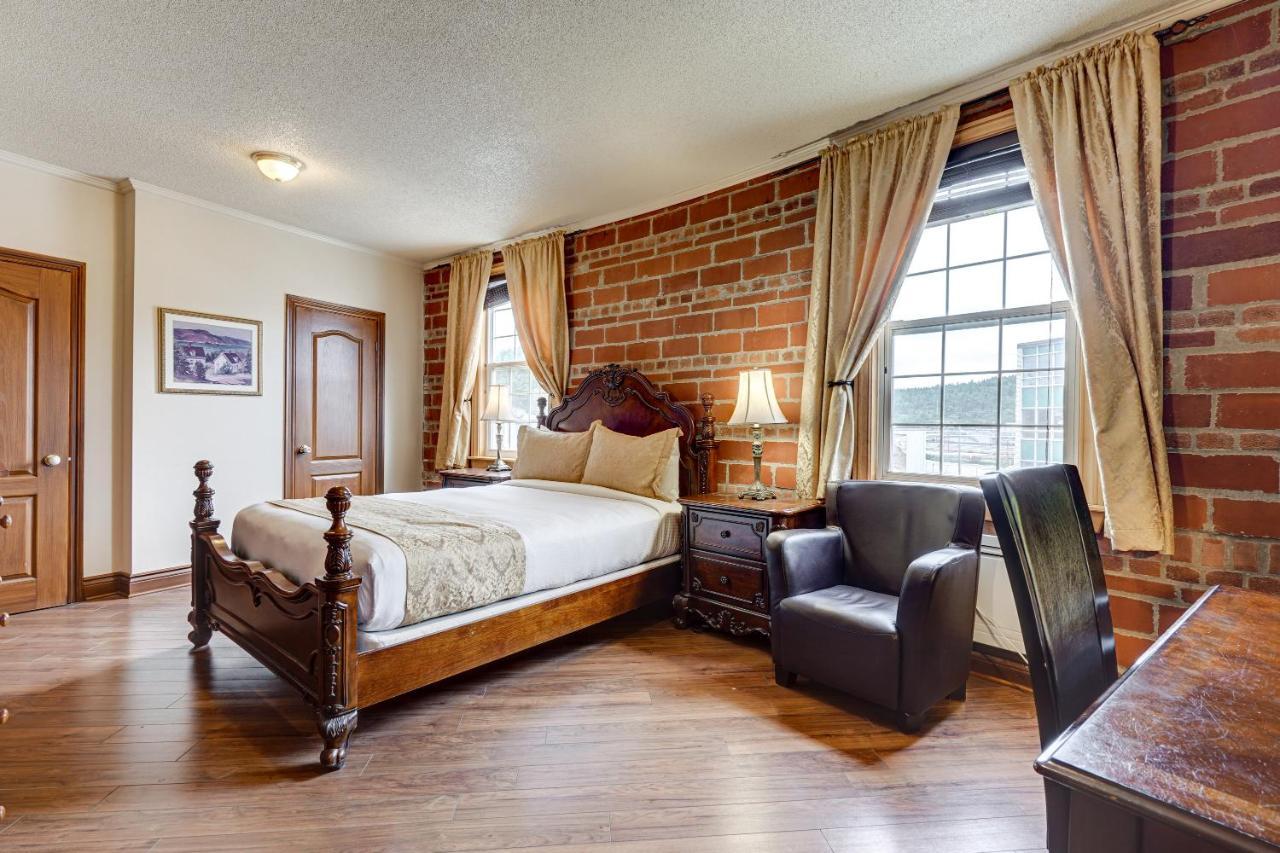 Le Grand Hôtel Baie-Comeau Extérieur photo