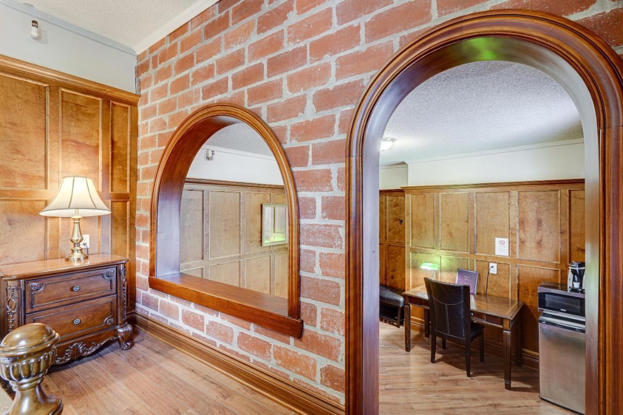 Le Grand Hôtel Baie-Comeau Extérieur photo