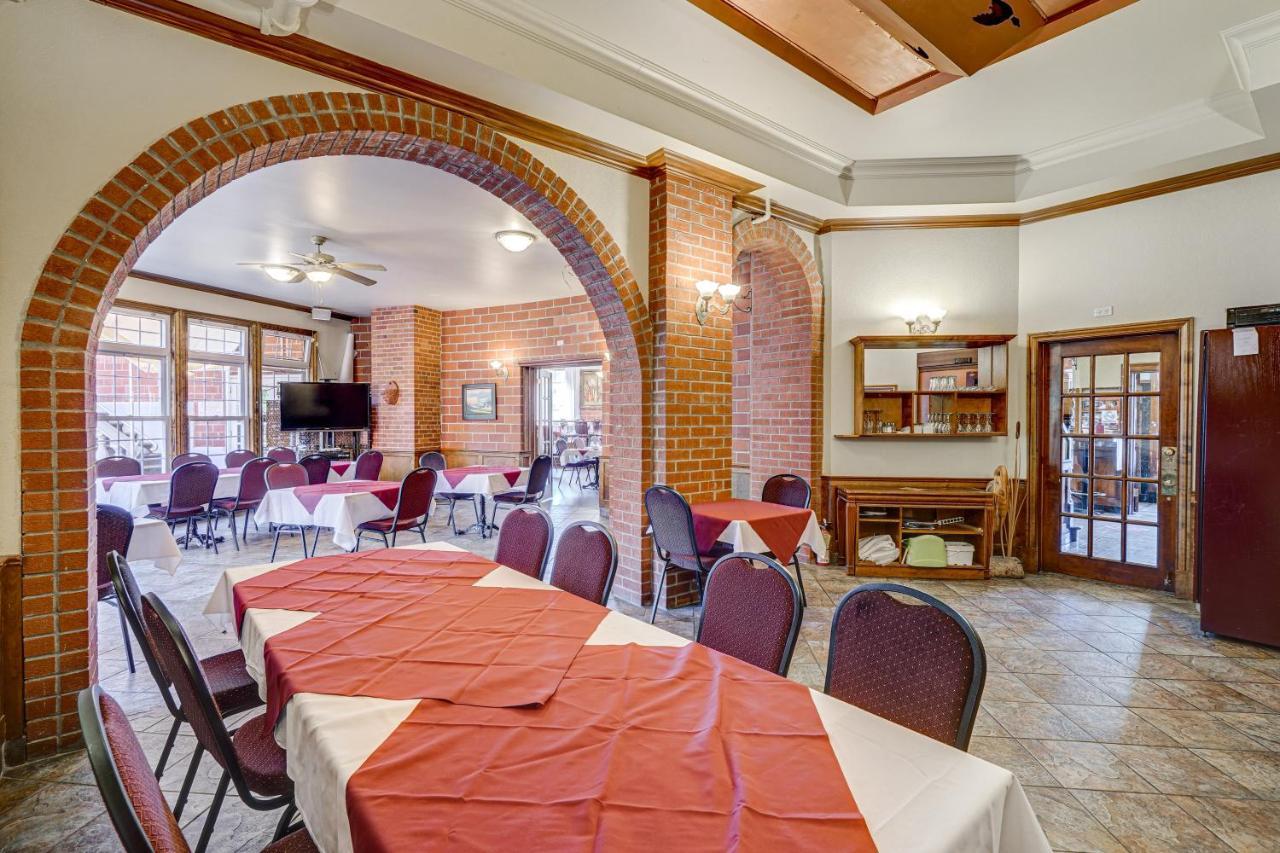 Le Grand Hôtel Baie-Comeau Extérieur photo