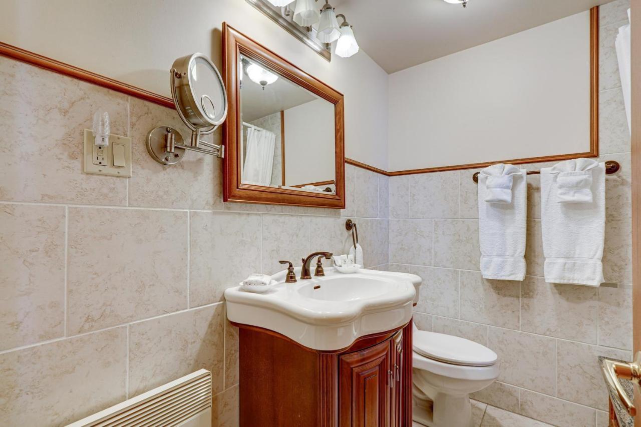 Le Grand Hôtel Baie-Comeau Extérieur photo