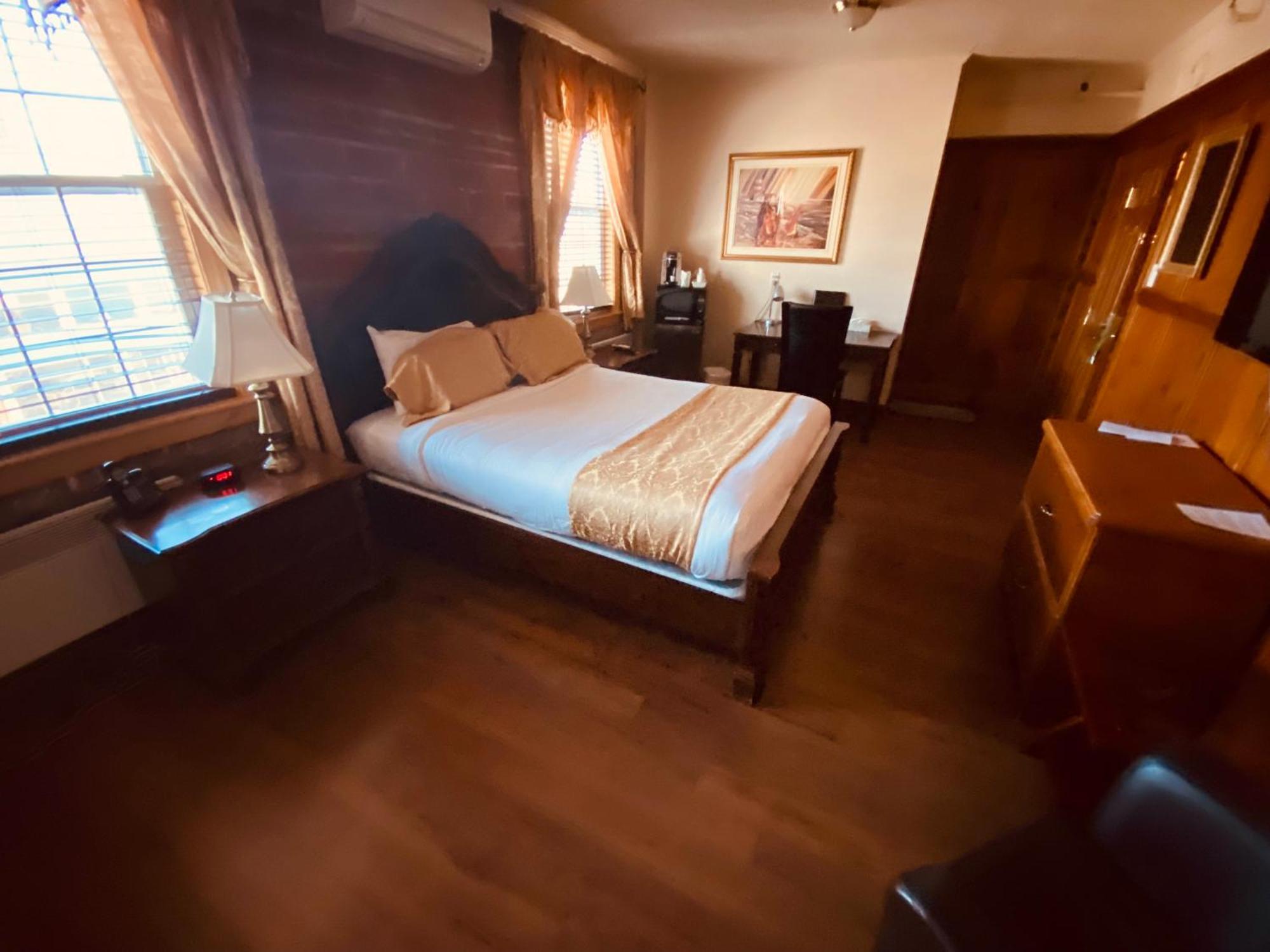 Le Grand Hôtel Baie-Comeau Extérieur photo